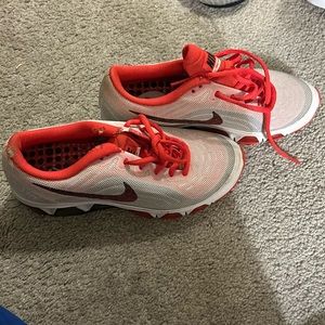 Size 6 Nike tailwinds wore once like brand new